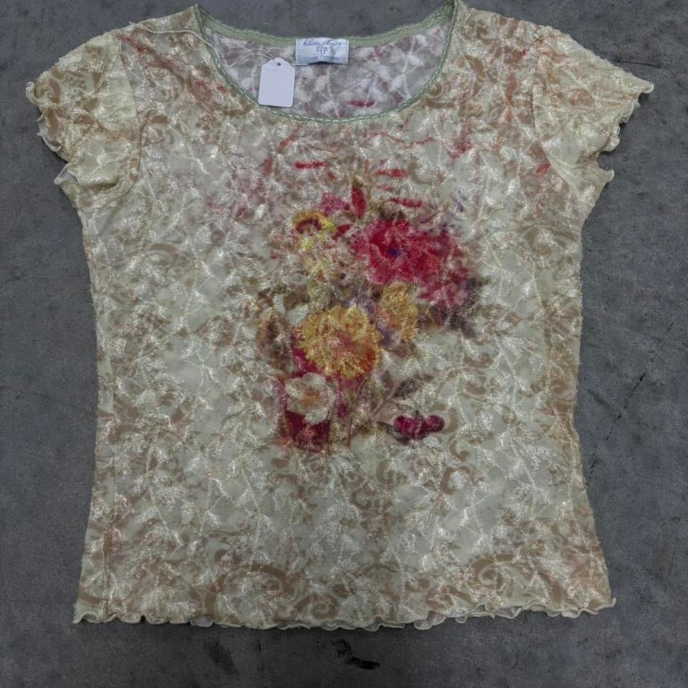 Vintage 90s floral lace top.